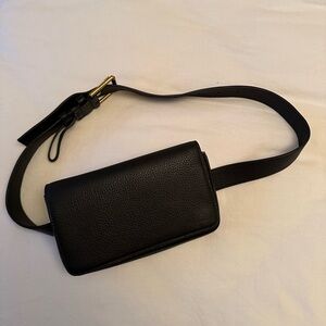 BNWOT Aritzia Leather Belt Bag
